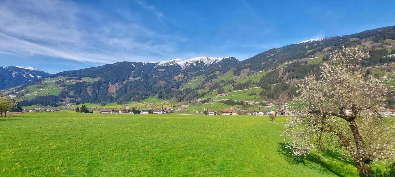 Alpenzeit Zillertal Apartments Zell am Ziller Bagian luar foto