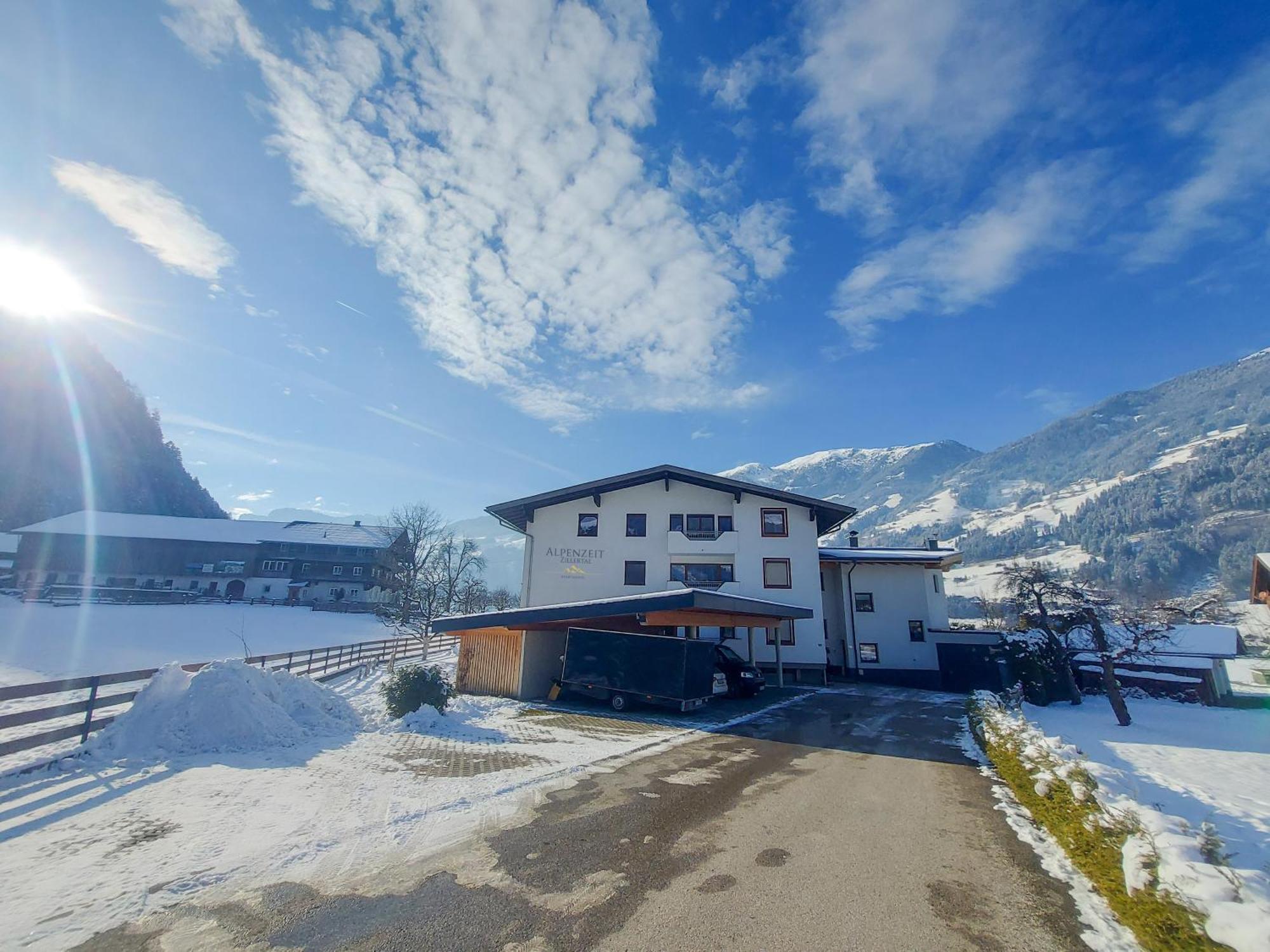 Alpenzeit Zillertal Apartments Zell am Ziller Bagian luar foto