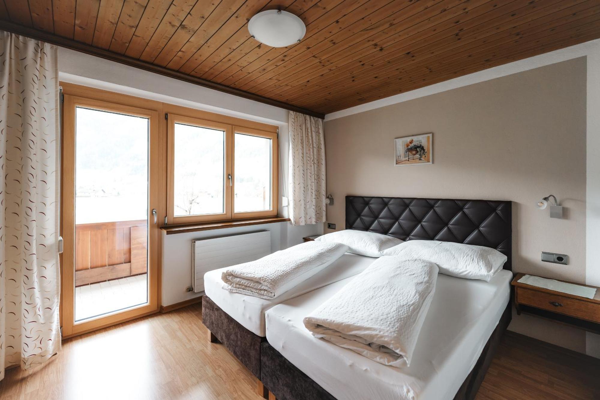 Alpenzeit Zillertal Apartments Zell am Ziller Ruang foto