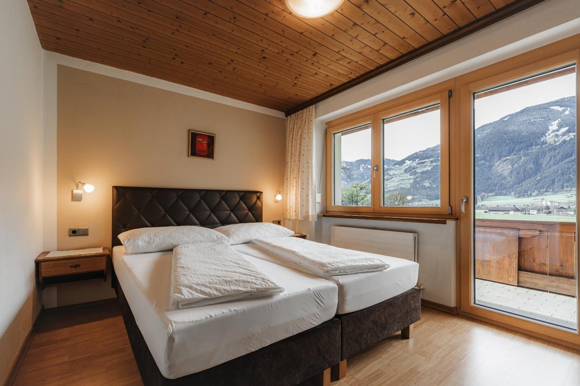 Alpenzeit Zillertal Apartments Zell am Ziller Ruang foto